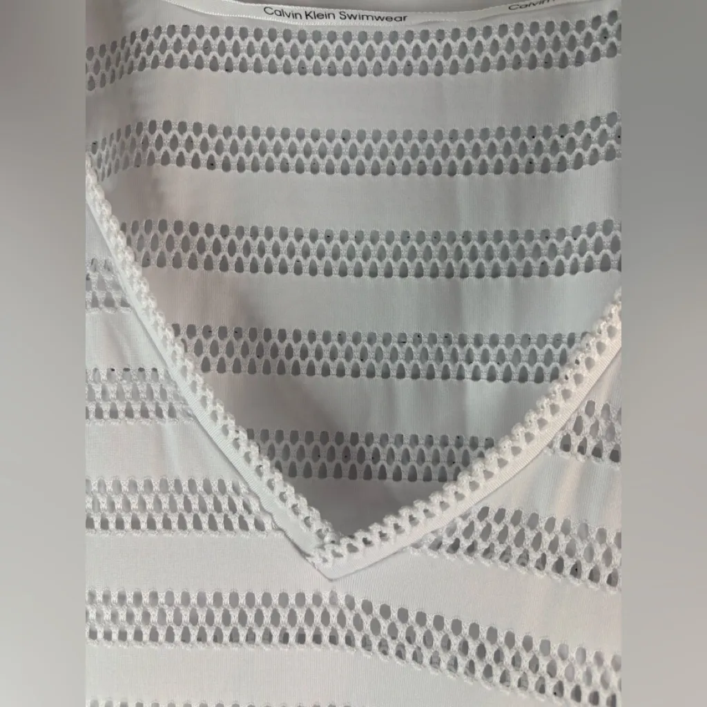 Calvin Klein M White Perforated Pocketed V-Neck Swim Coverup - Image 7