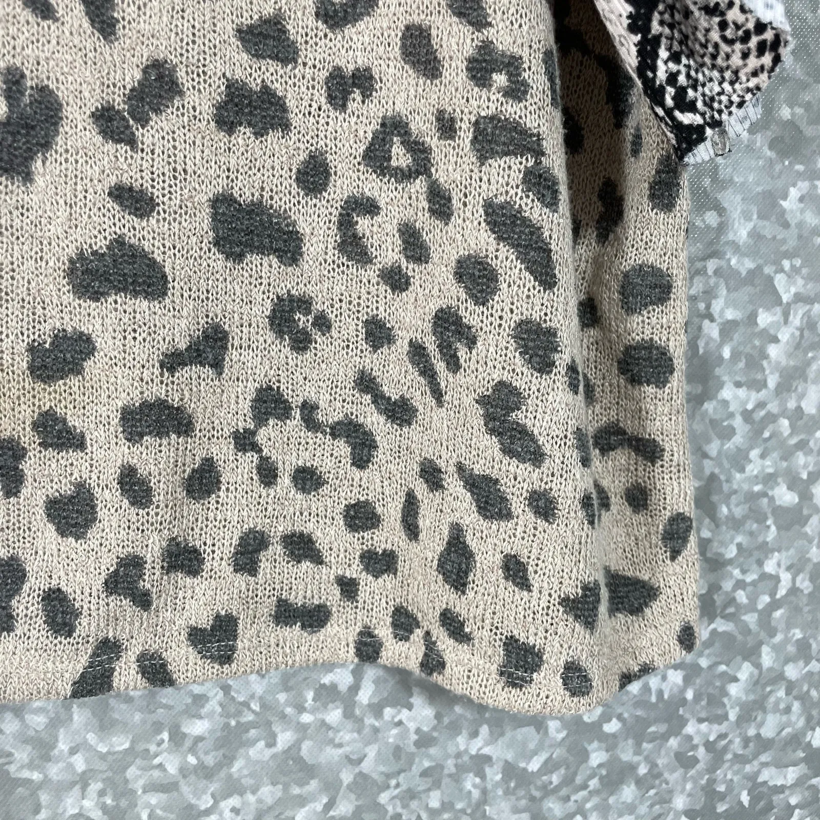 Blue Buttercup  Leopard Print Oversized Knit Top - Size Medium - Snake - Mobwife - Image 5