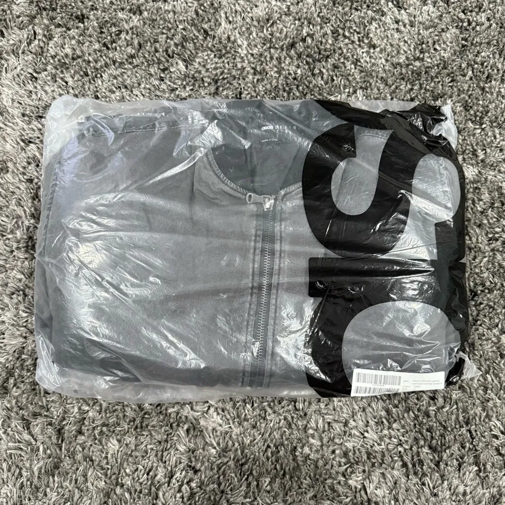 ASOS Design Washed Oversized Bomber Jacket in Grey, Size S​​​ - Image 7