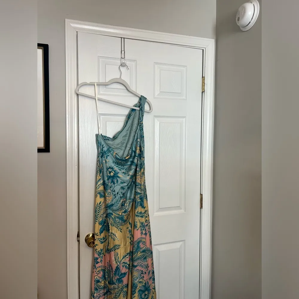 NEW HEMANT AND NANDITA One Shoulder Long Dress in Blue Yellow Mix - Image 7