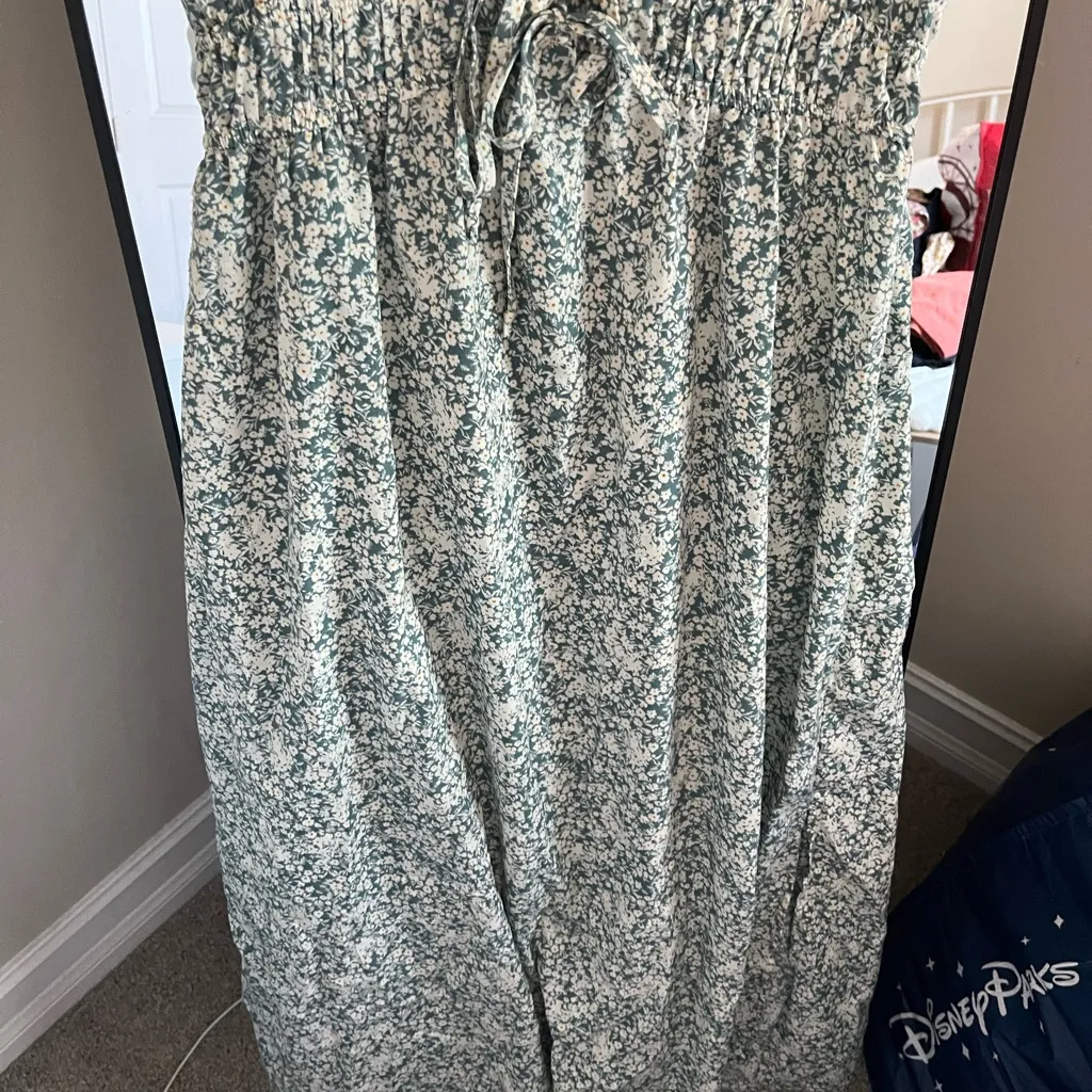 Hem & Thread Floral Maxi Dress in Green and White - Image 3