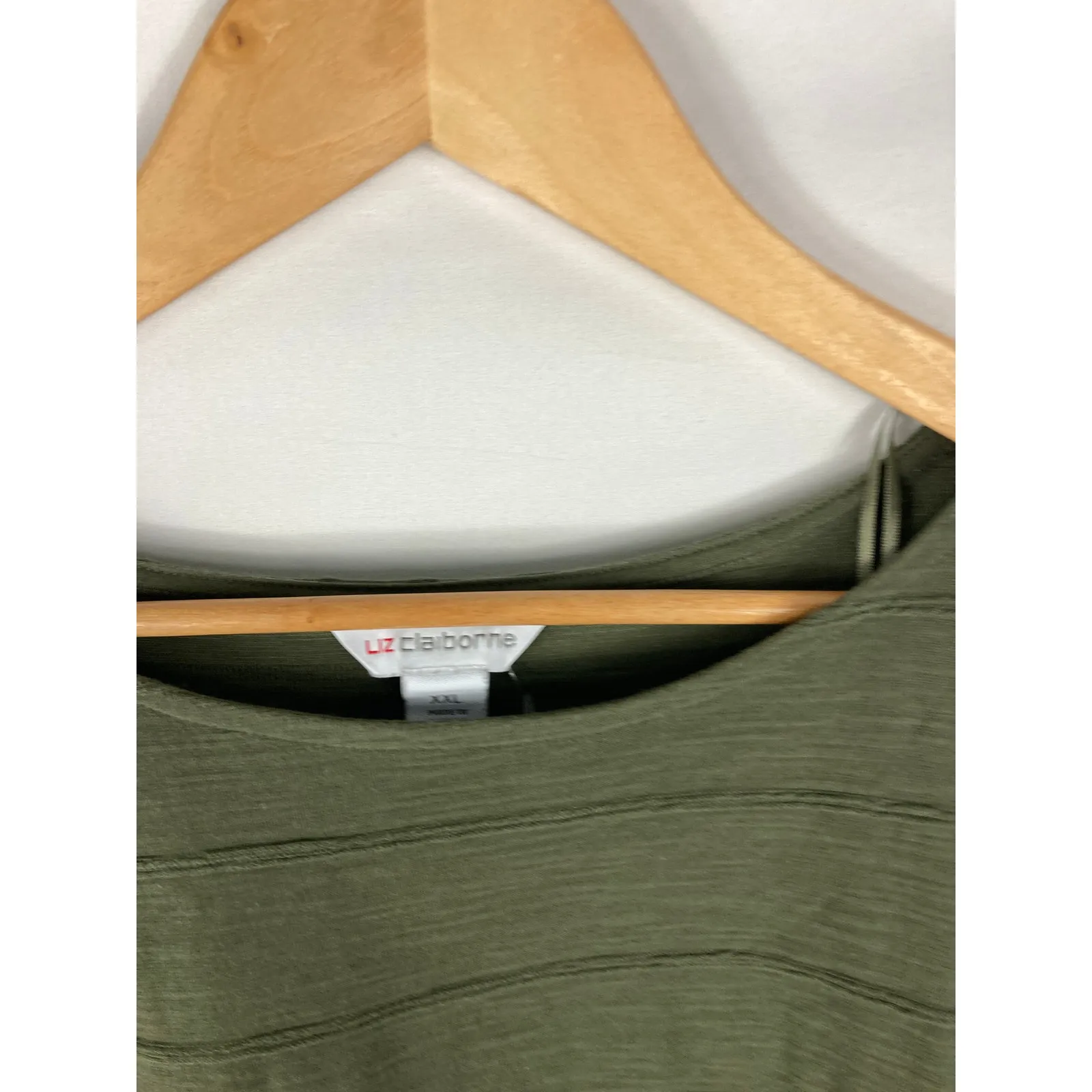 Liz Claiborne Green Texture Stripe Button Shoulder Blouse Size XXL - Image 3