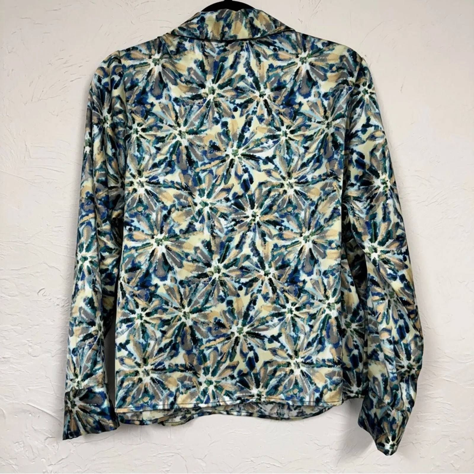 Bailey 44 Green Blue Starburst Print Wrap Blouse Women’s L Luxury Satin Shirt - Image 7