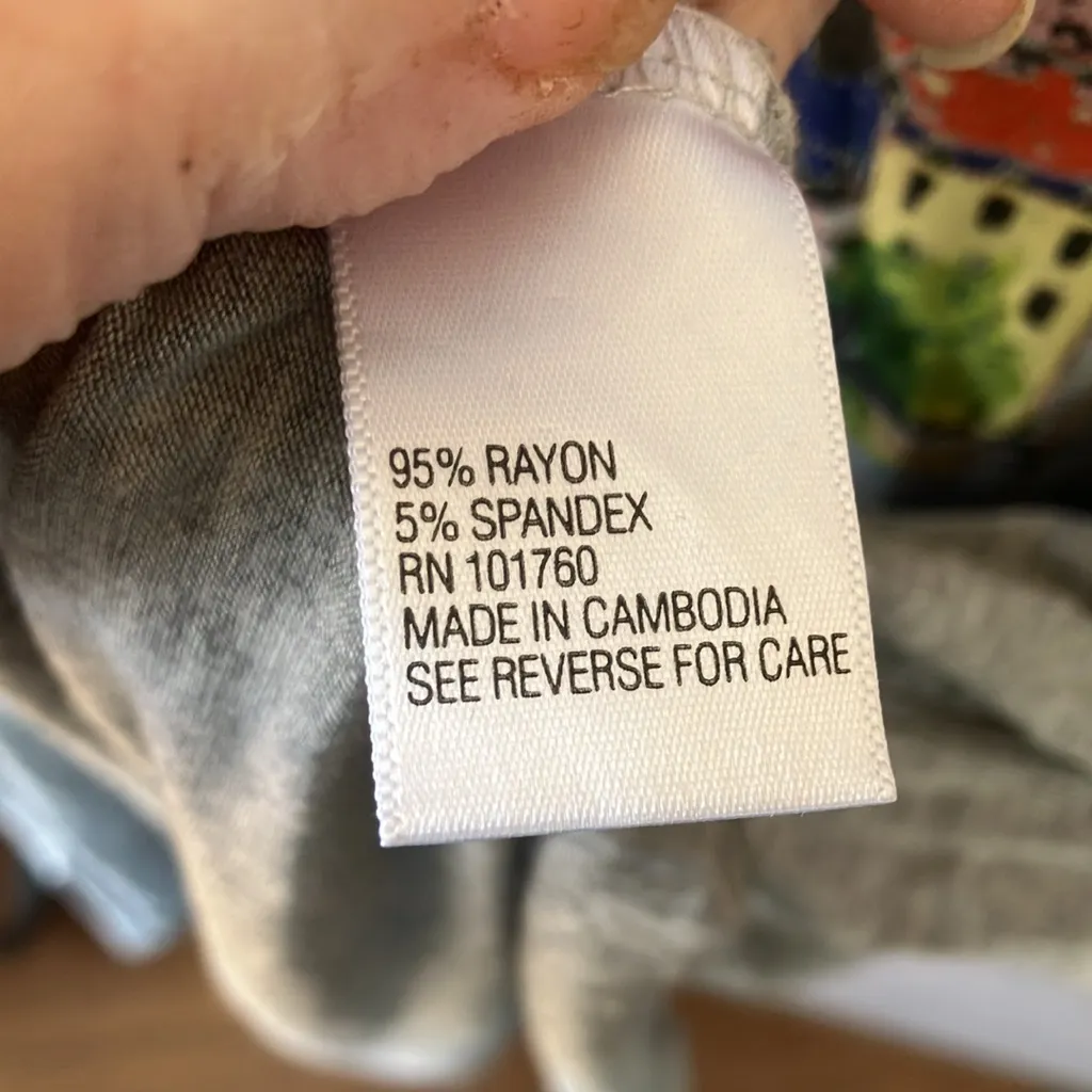 FINAL MARKDOWN Casey & key Gray Graphic cold shoulder Women's Top 2x - Image 5