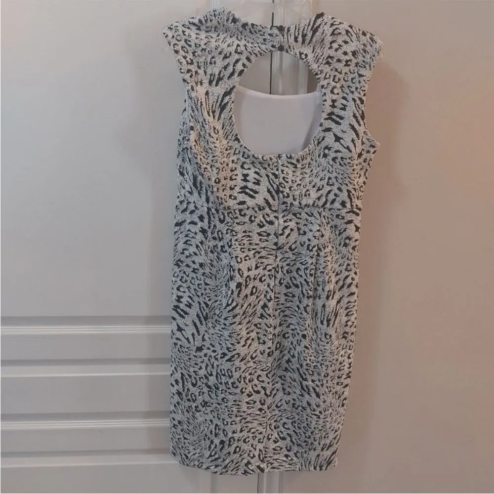 CARMEN Carmen Marc Volvo Black and  White Dress Size Large - Image 2