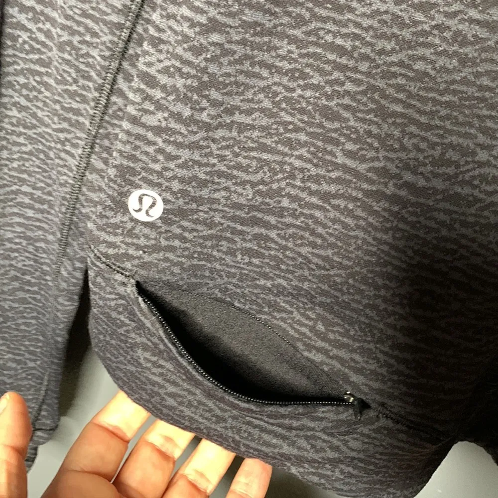 Lululemon‎ Long Sleeve hoodie Size 4 - Image 10