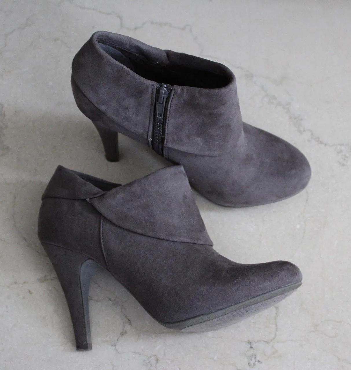 | Gray Folded Bootie - Image 4