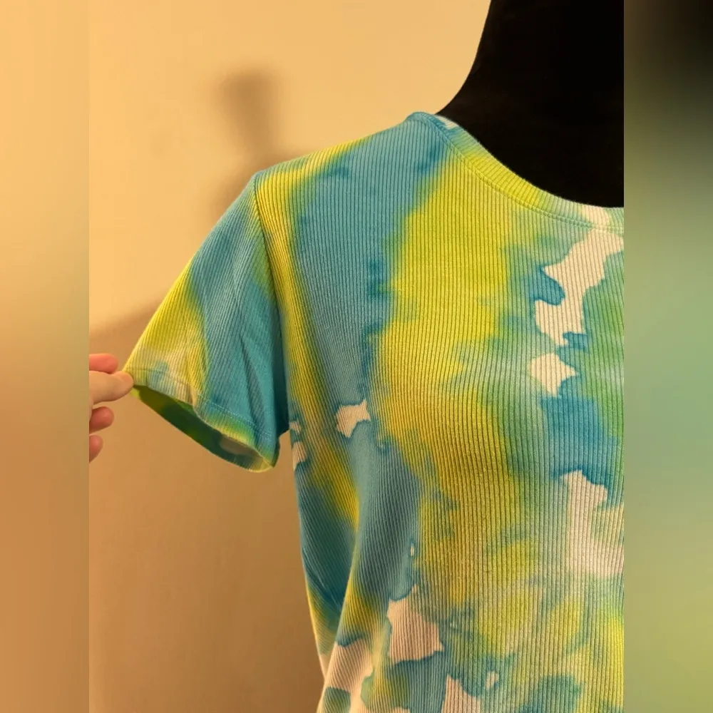 Handmade Haley & June Blue and Green Embroidered Earth Tie Dye tee size XL - Image 2