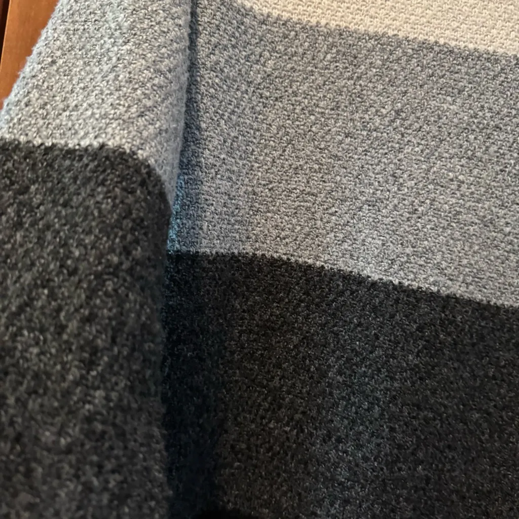 Pink Clover Sweater Women’s XL Cream Gray Black Colorblock Warm Winter Fall - Image 3