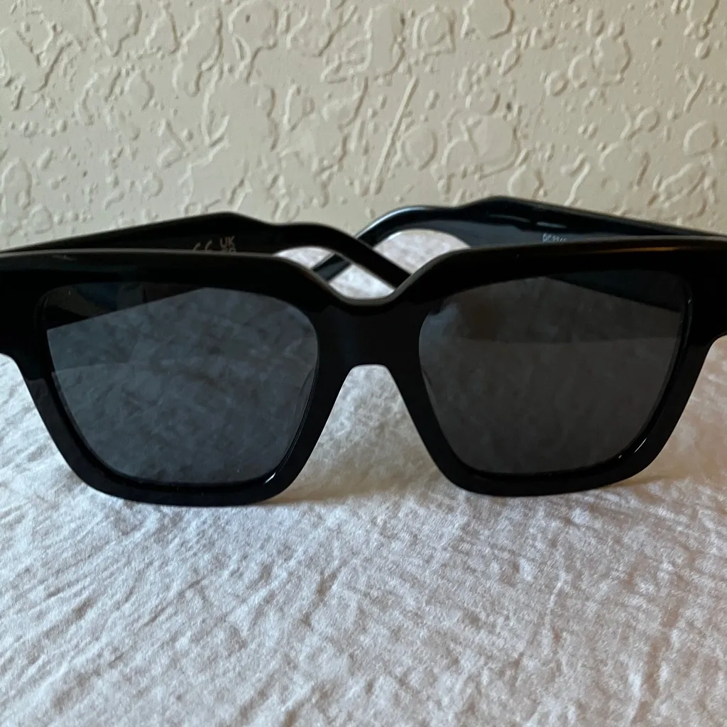 Duco: Black Retro Square Sunglasses - Image 8