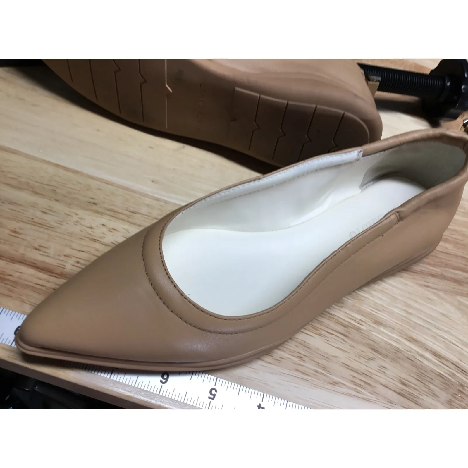 Vince Camuto Peejay Ballet Flats Women's 6 M Beige Leather Slip On Pointed Toe - Image 7