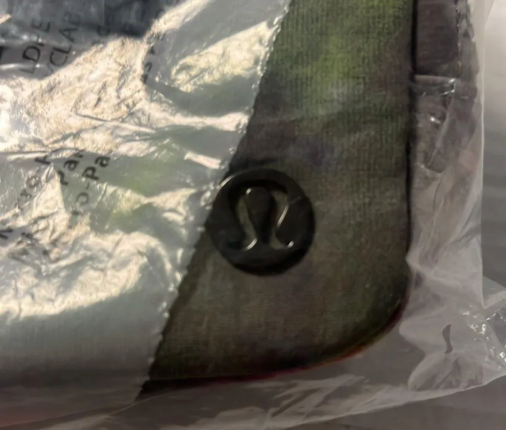 Lululemon Everywhere Belt Bag in Hyper Dye Multi/Rover 1L NWT Discontinued Rare - Image 6