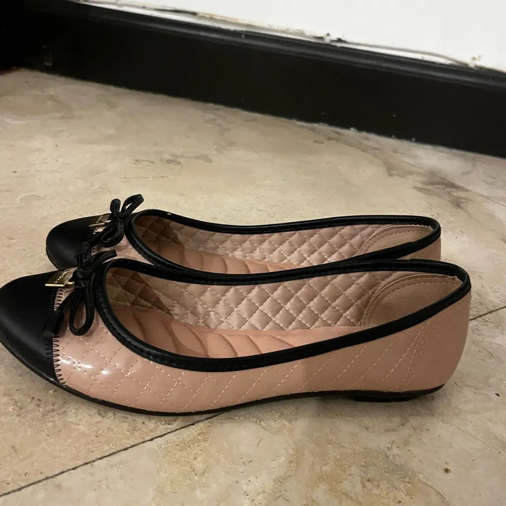 Women's Black and Pink Ballet Flats Size 7 - Image 2
