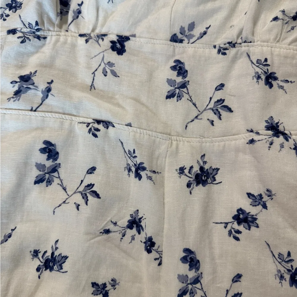 A&F Blue and White Floral Romper - Image 3