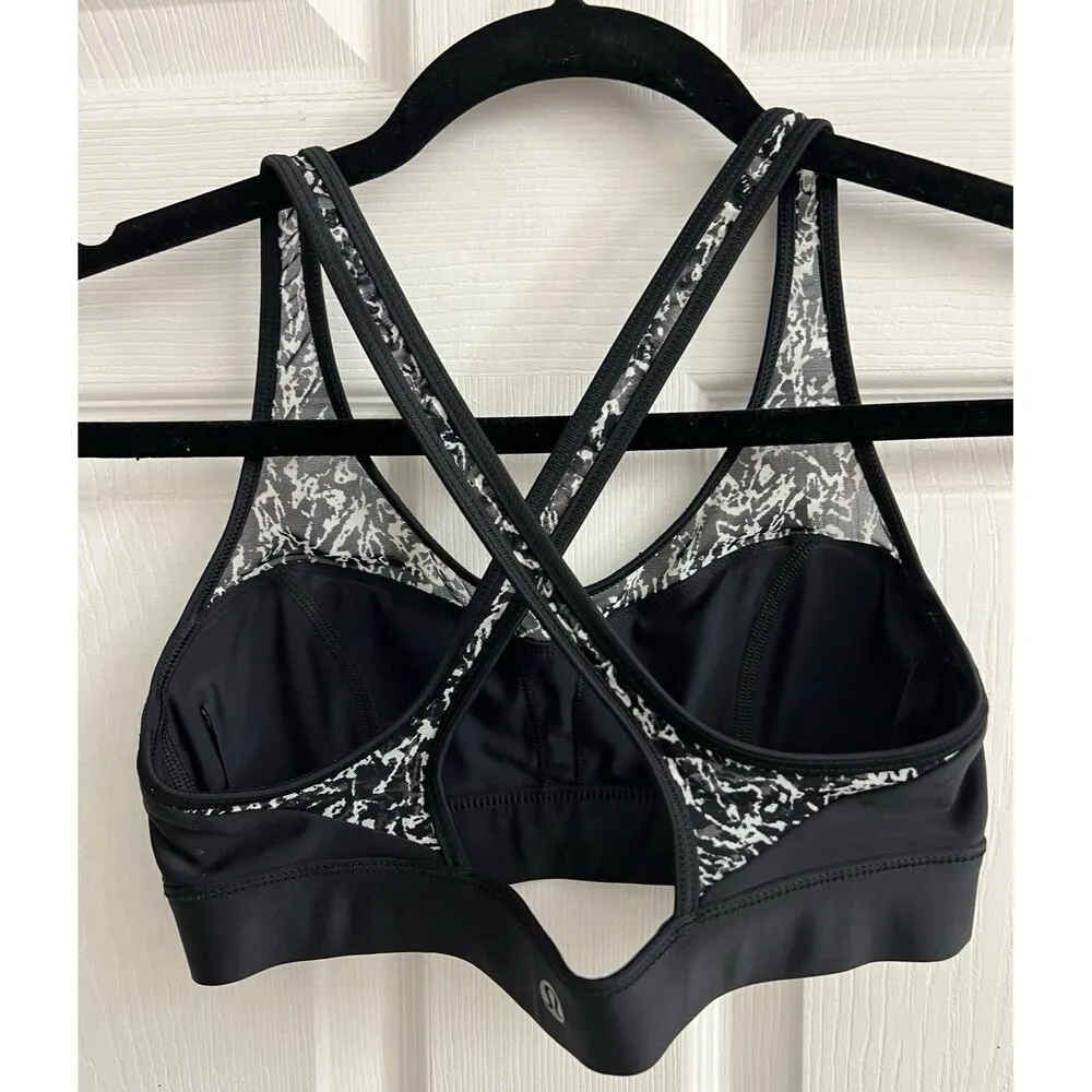 Lululemon Workout to Water Tank Sports Bra Swim SIZE 4 - Image 8