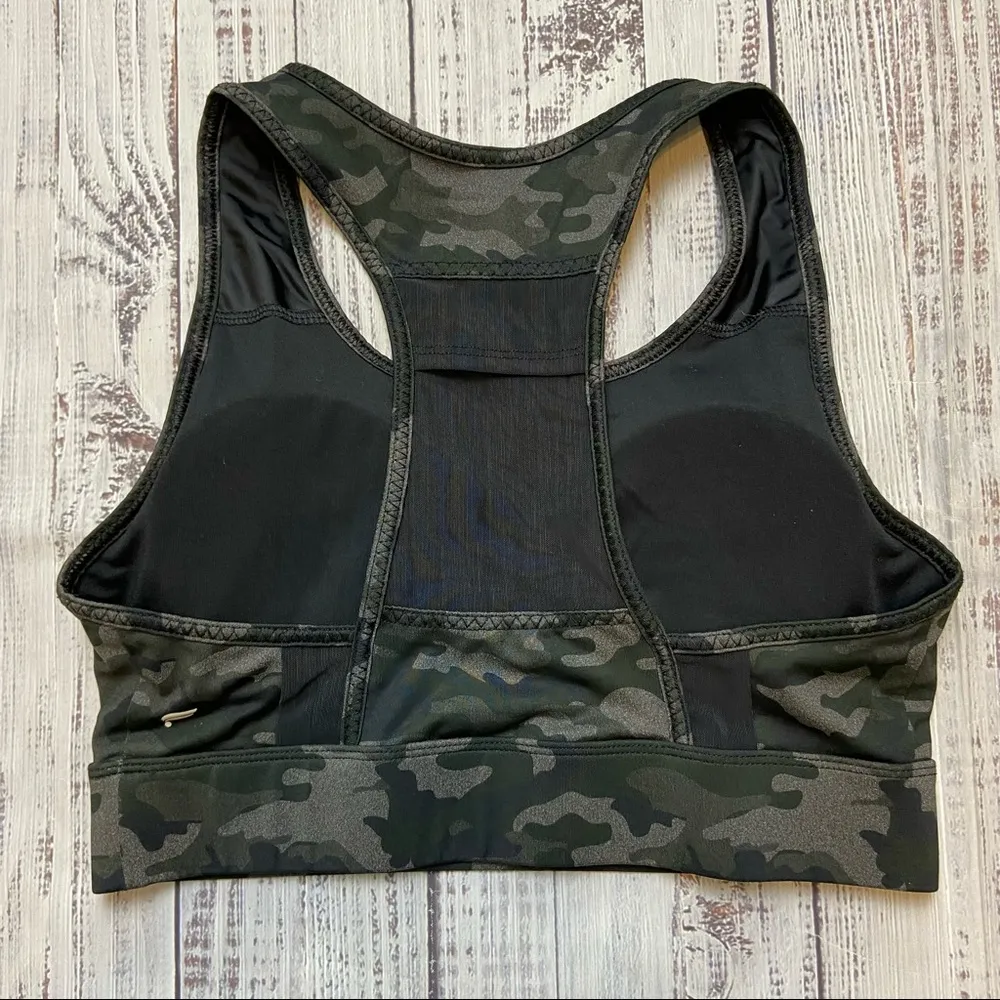 Fabletics  On The Go Camo Mila Medium Impact Sports Bra. Size Medium. - Image 5