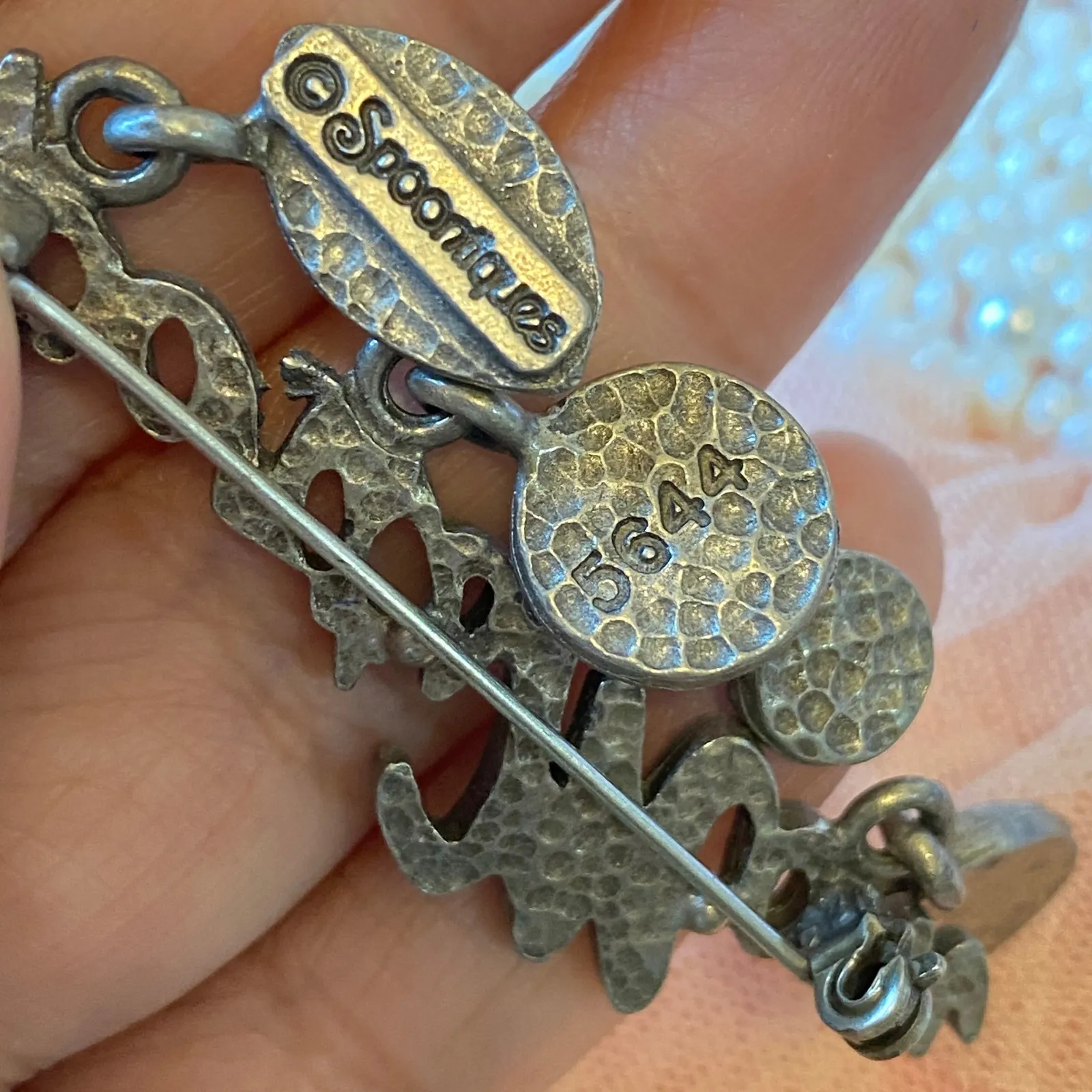 Vintage Spoontiques Sports Mom Pewter Brooch Pin with Multi Sports Dangle Charms Silver - Image 3