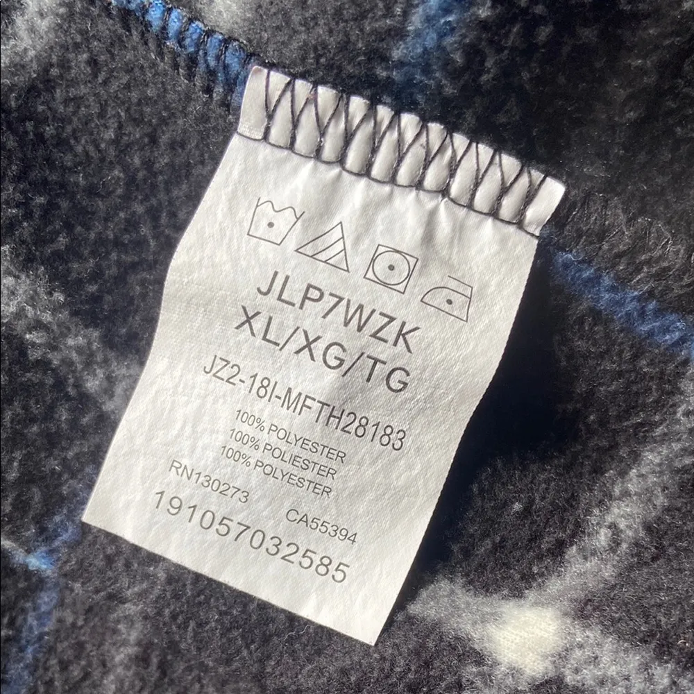 Lee’s Black and Blue Button Down Shirt with Long Sleeves - Image 4