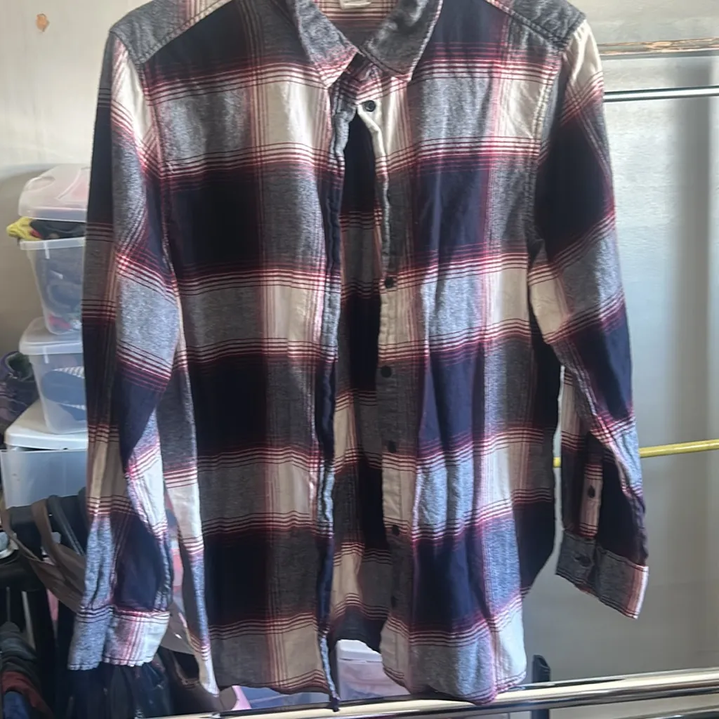 H&M women’s plaid shacket/shirt, size medium - Image 2