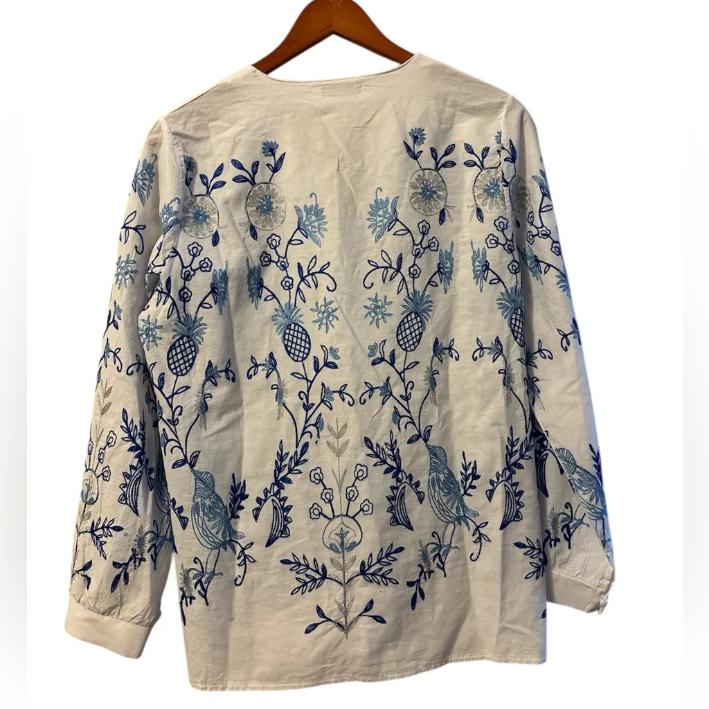 Adore White Fabric Label Size M - Image 2