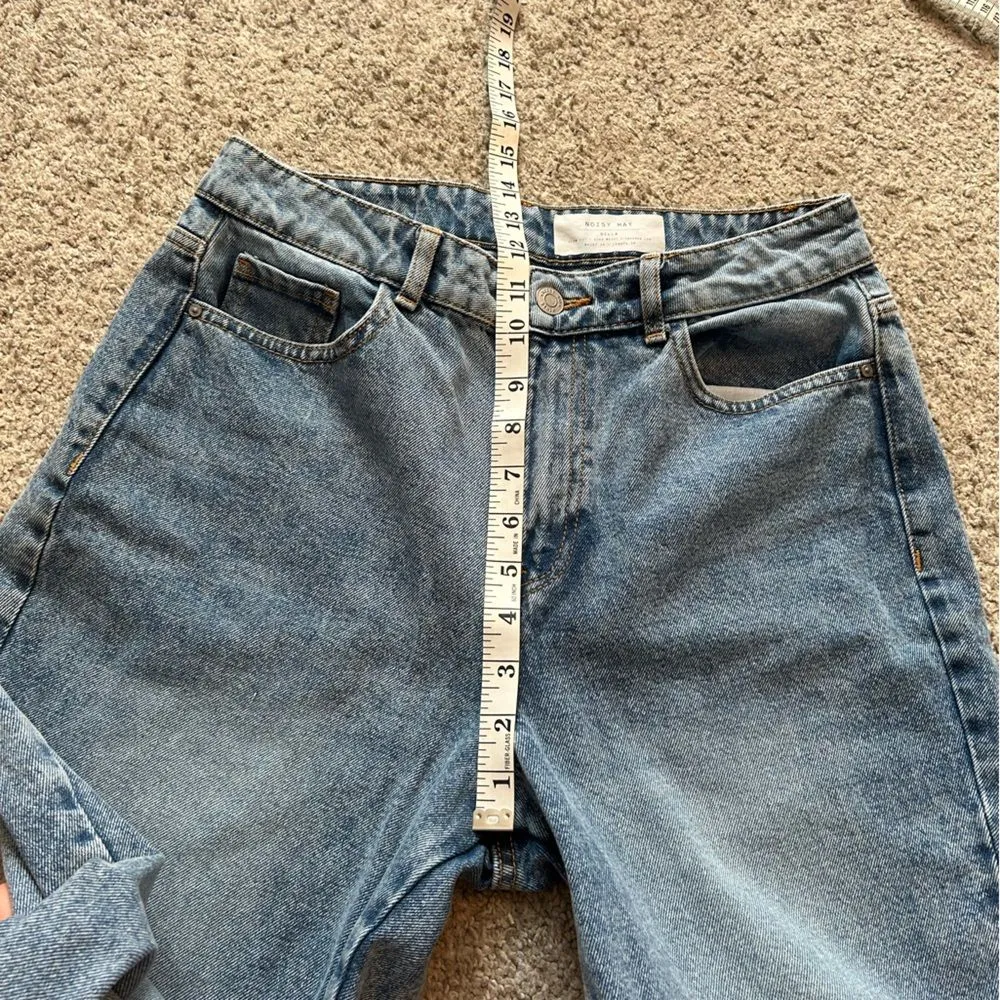 Noisy May Bella slim fit high waisted tapered‎ leg jeans light wash 30x30 asos - Image 4