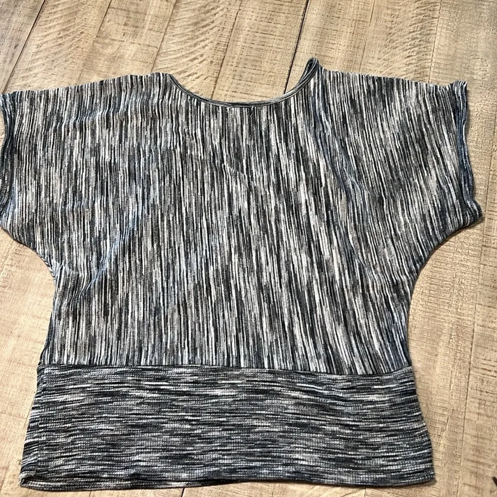 BONGO Top Blouse  Pullover black, gray and white Sz 2X Round Neck Short Sleeves - Image 4