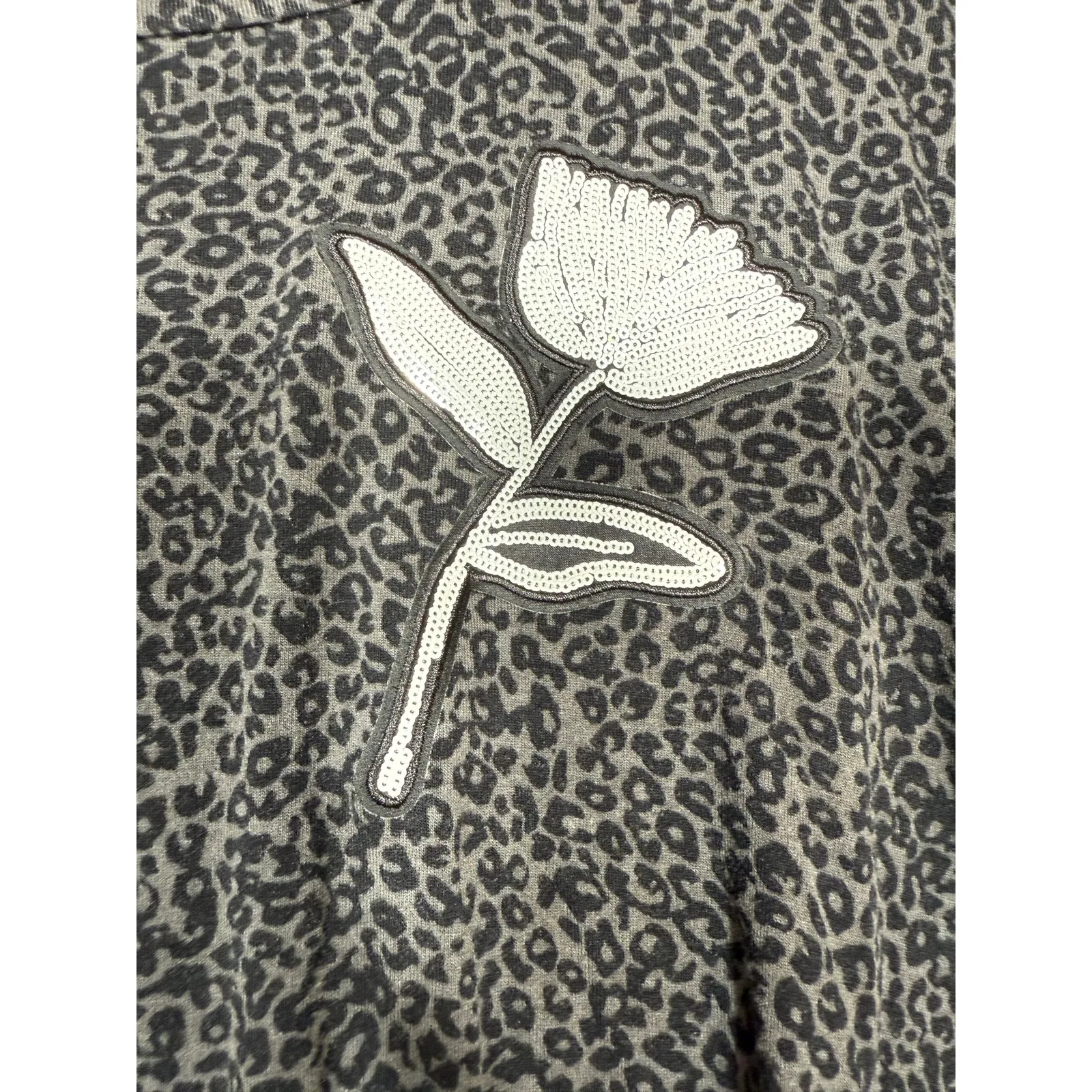 Torrid x Sylvia Mollie Leopard Tunic Top Sequin Flower Black Gray Size 2 - Image 4
