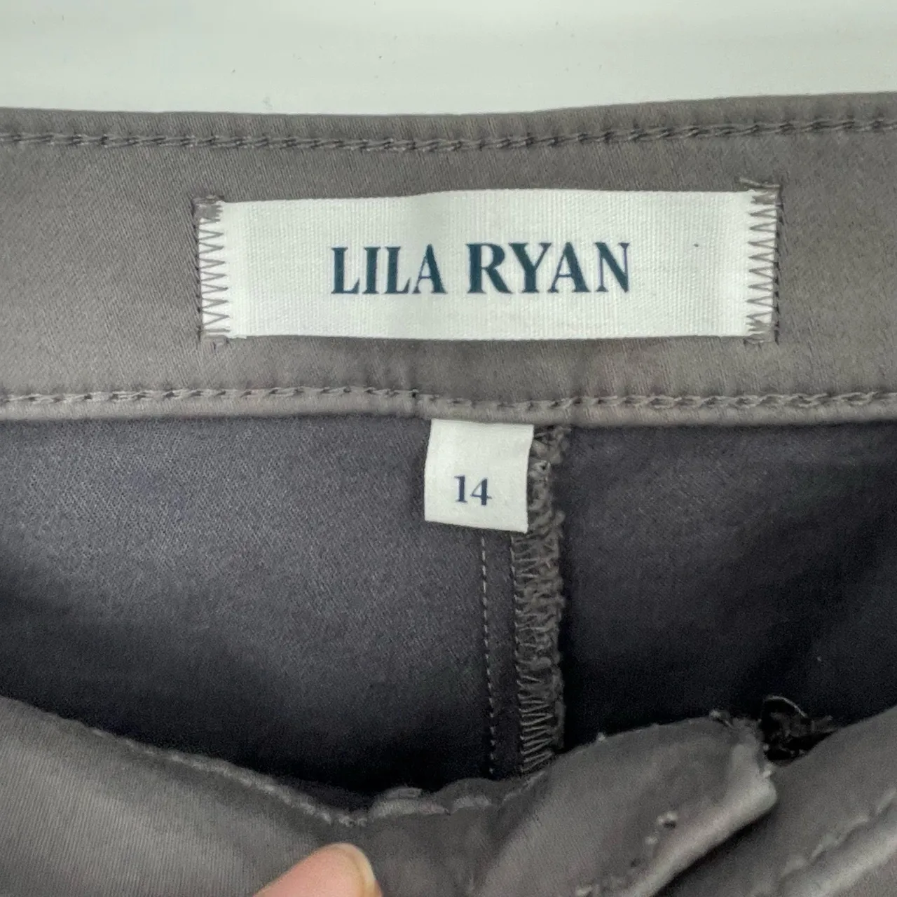 Lila Ryan Women's Gray Straight Leg Quiet Luxury Pants Elastic Waist Size 14 - Image 3