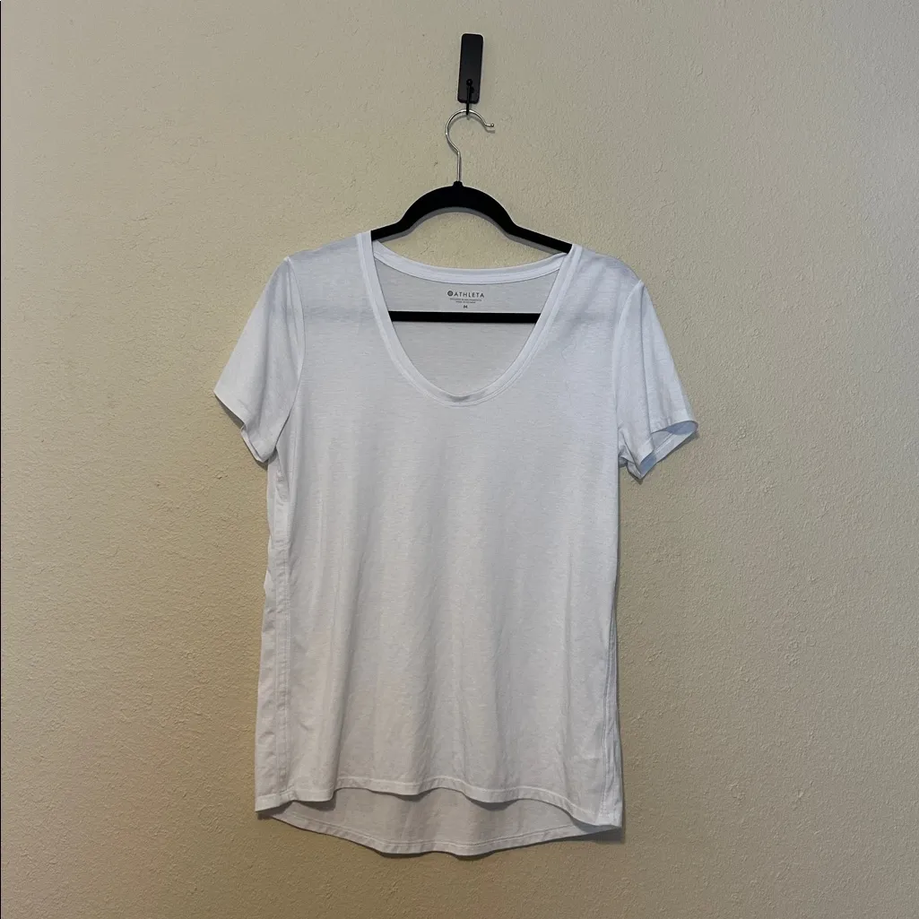 Athleta Essence Vital Tee Size‎ Medium - Image 2