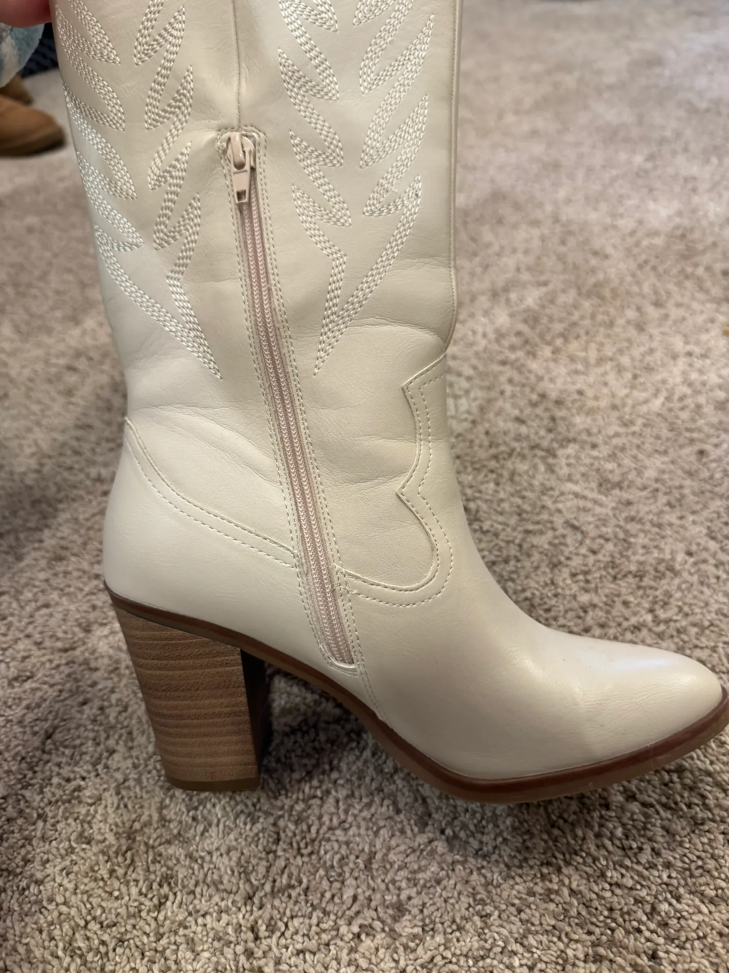 Off White Cowgirl Boots Size 6.5 - Image 3