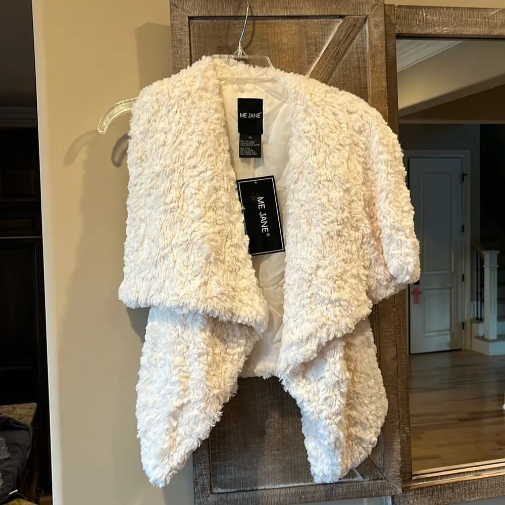 Me Jane Cream Off White Sherpa Wrap Stole Faux Fur Vest Plush Womens XS Shrug - Image 6