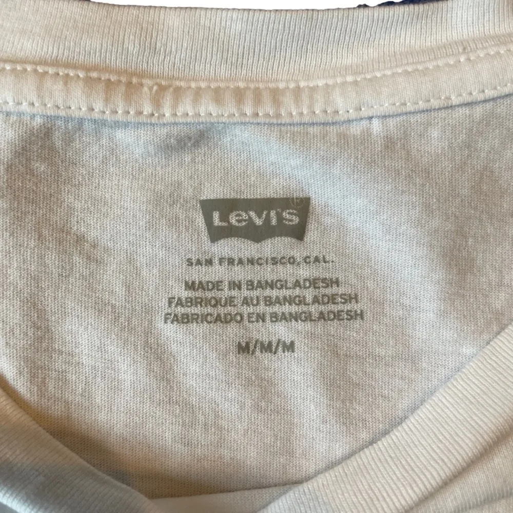 Like New Levi’s Tee - Image 2