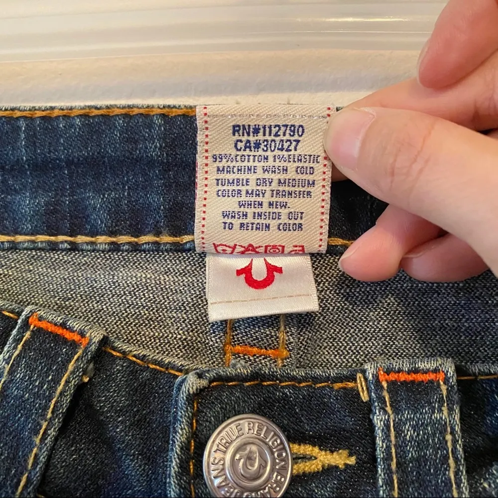 TRUE RELIGION Straight Leg Cropped Capri Jeans 27 - Image 7