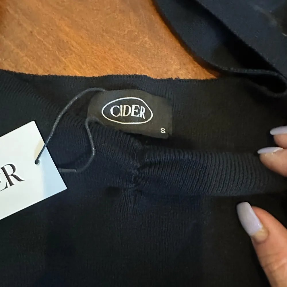 NWT Cider Black Knit Puff Sleeve - Image 3