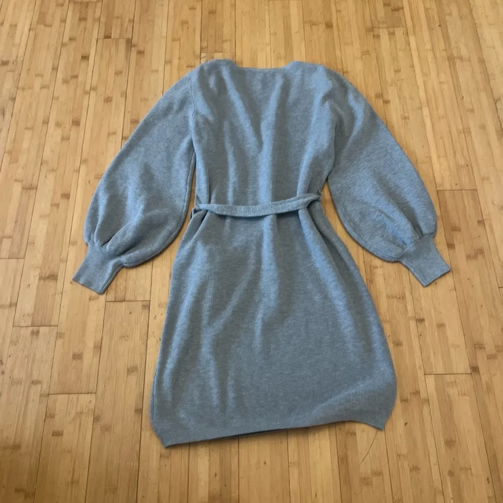 Sam Edelman Gray V-Neck Bishop Sleeve Dress - Image 2