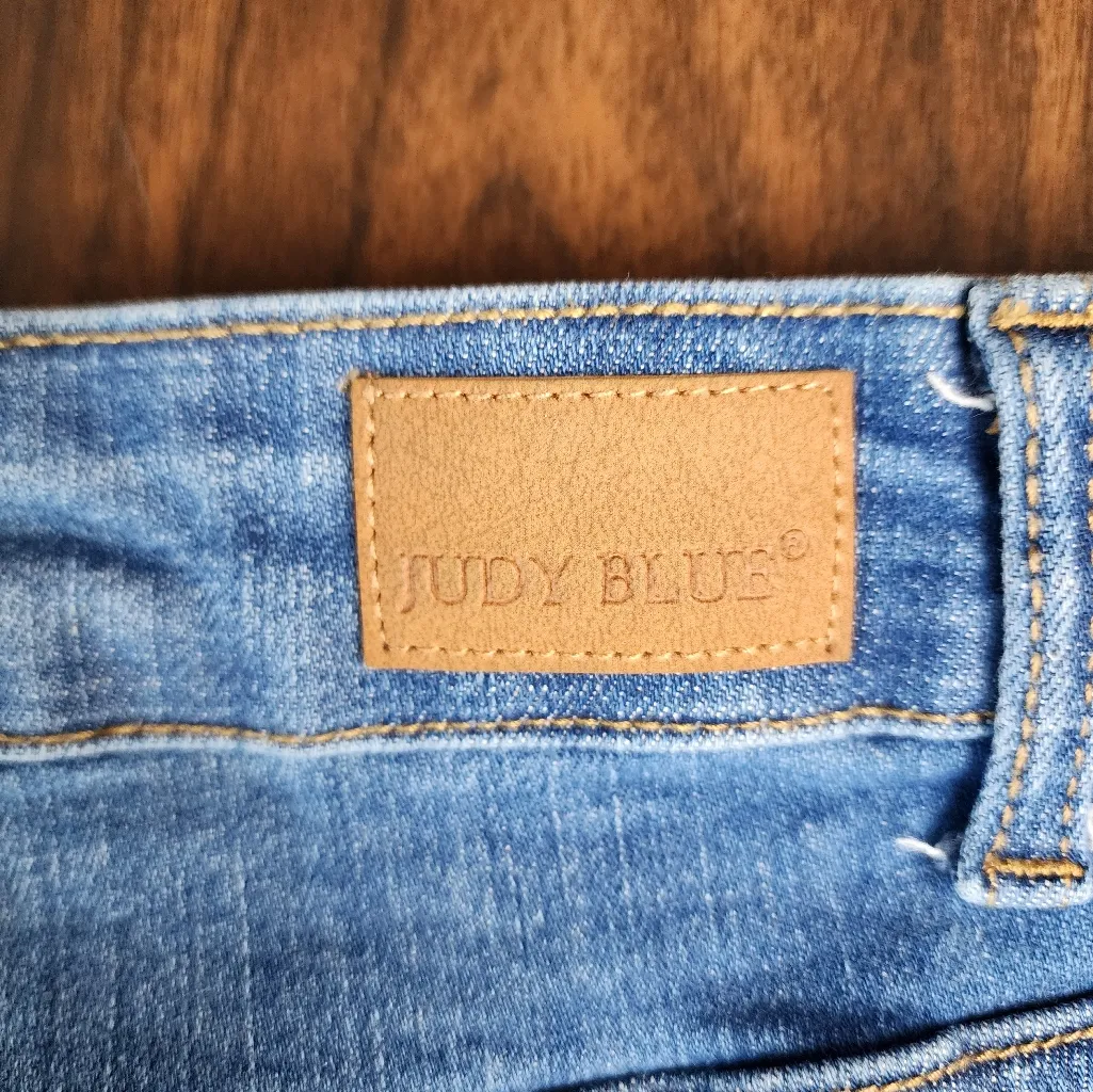 Judy Blue Distressed Jean Shorts Stretchy Denim Animal Print Accent Size 3XL - Image 9