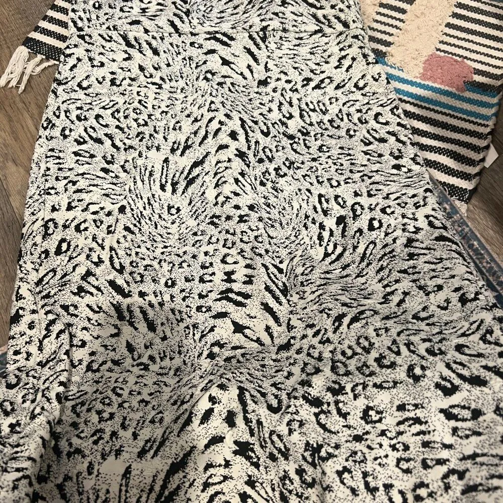 CARMEN Carmen Marc Volvo Black and  White Dress Size Large - Image 10