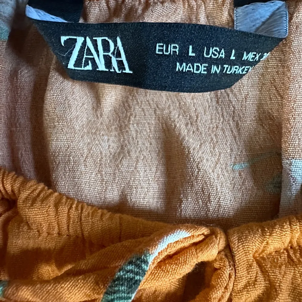 ZARA floral orange tank top/ crop top size large; like new - Image 5