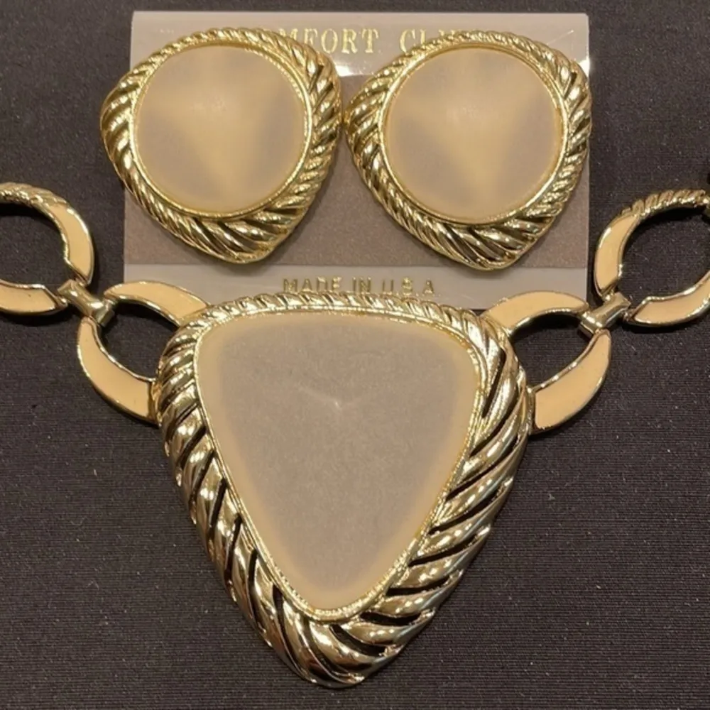 Vintage Silver Tone & Opaque Frosted White Retro Necklace & Clip On Earring Set - Image 3