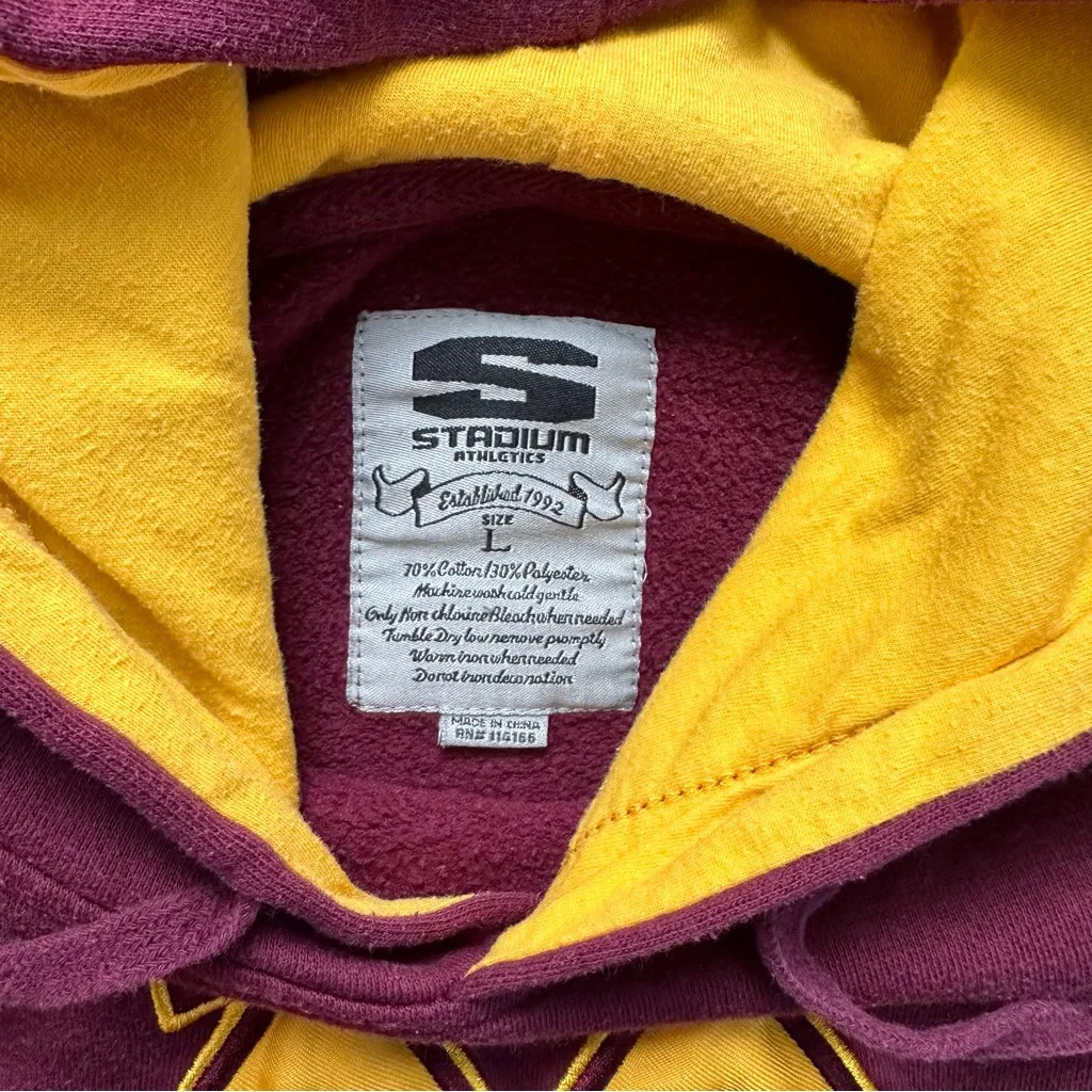 Minnesota Gophers Burgundy Hoodie Size L - Image 6