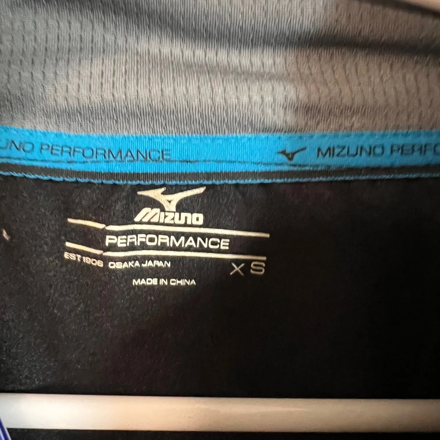 Mizuno Womens Long Sleeve High Neck Quarter Zip Active Top Size XS Black‎ NWT - Image 3