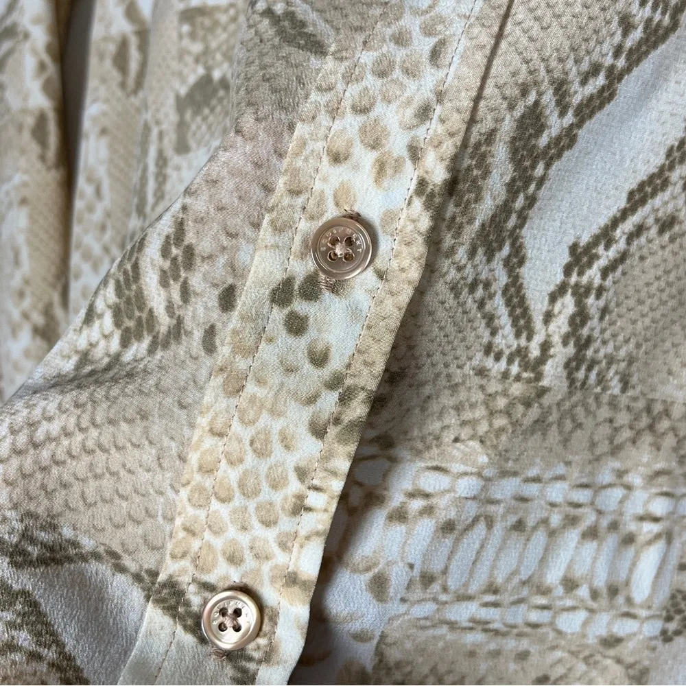 Equipment Snakeskin Print Silk Button Down Shirt Sz XS Business Professional - Image 6