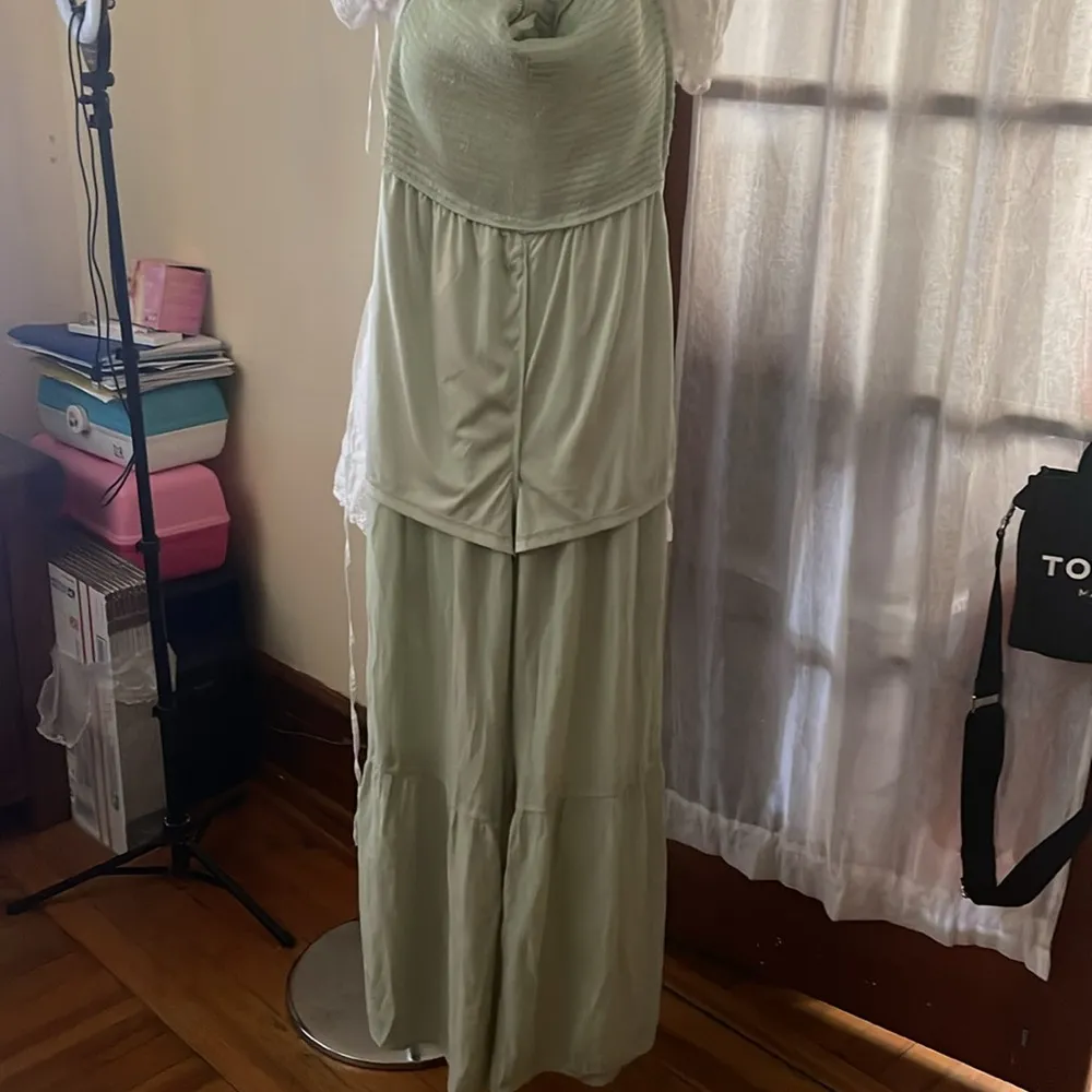 Love Tree  Green Solid Sleeveless Smocked Ruffle Jumpsuit (missing belt) - Image 11