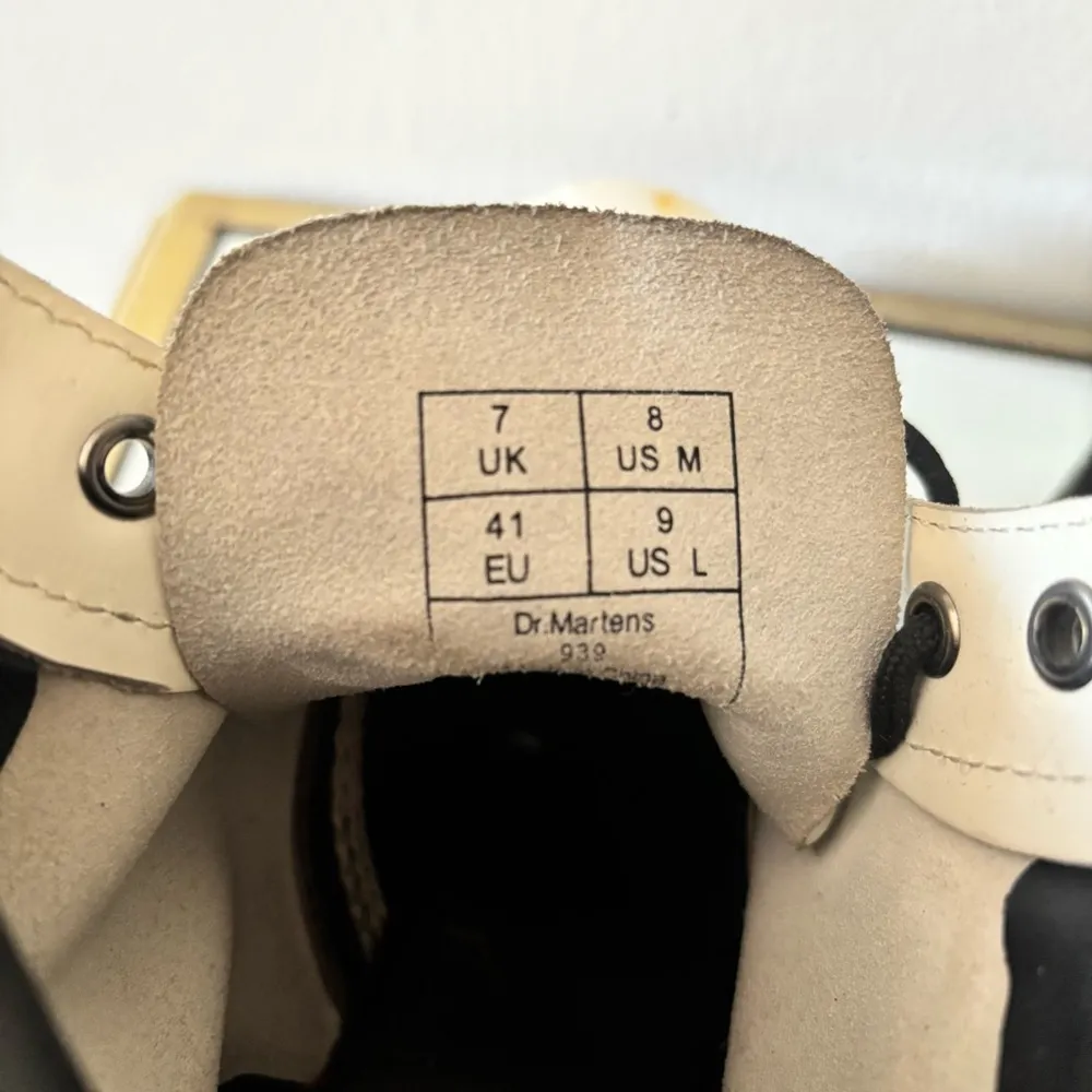 Dr. Martens White Leather Boots Size 8 - Image 3