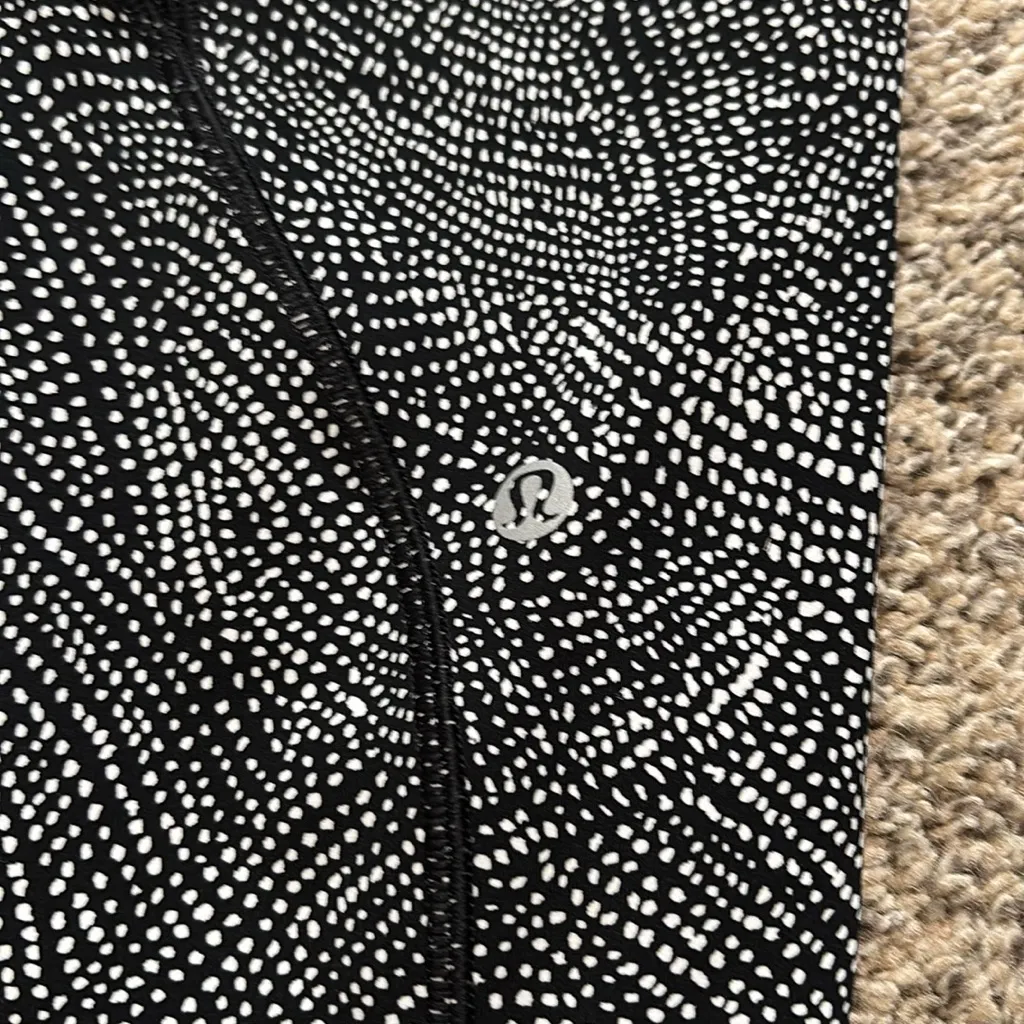 Lululemon Time To Sweat Crop *23" size 6 - Image 7