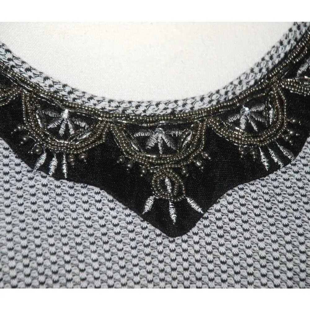 Maurices Women's Sweater Size 2 Gray Beaded Lined Open Back Embroidered Casual - Image 3
