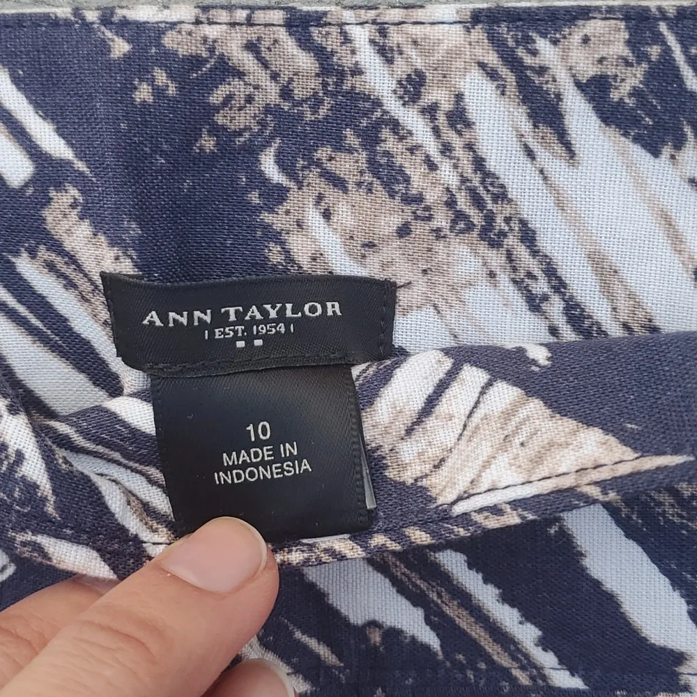 Ann Taylor NWT  Linen Blend Pleated Skirt with Pockets - Image 4