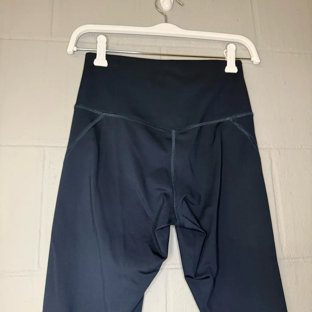 Girlfriend Collective Skyline Compressive High-Rise Legging in Skyline Sz Small - Image 9