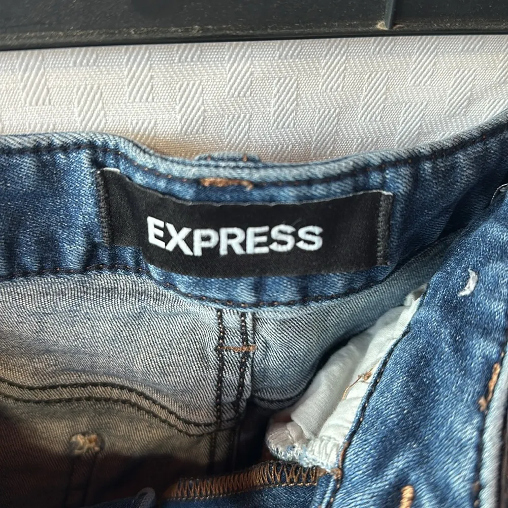 Express shortie relaxed low rise jean shorts - Image 3