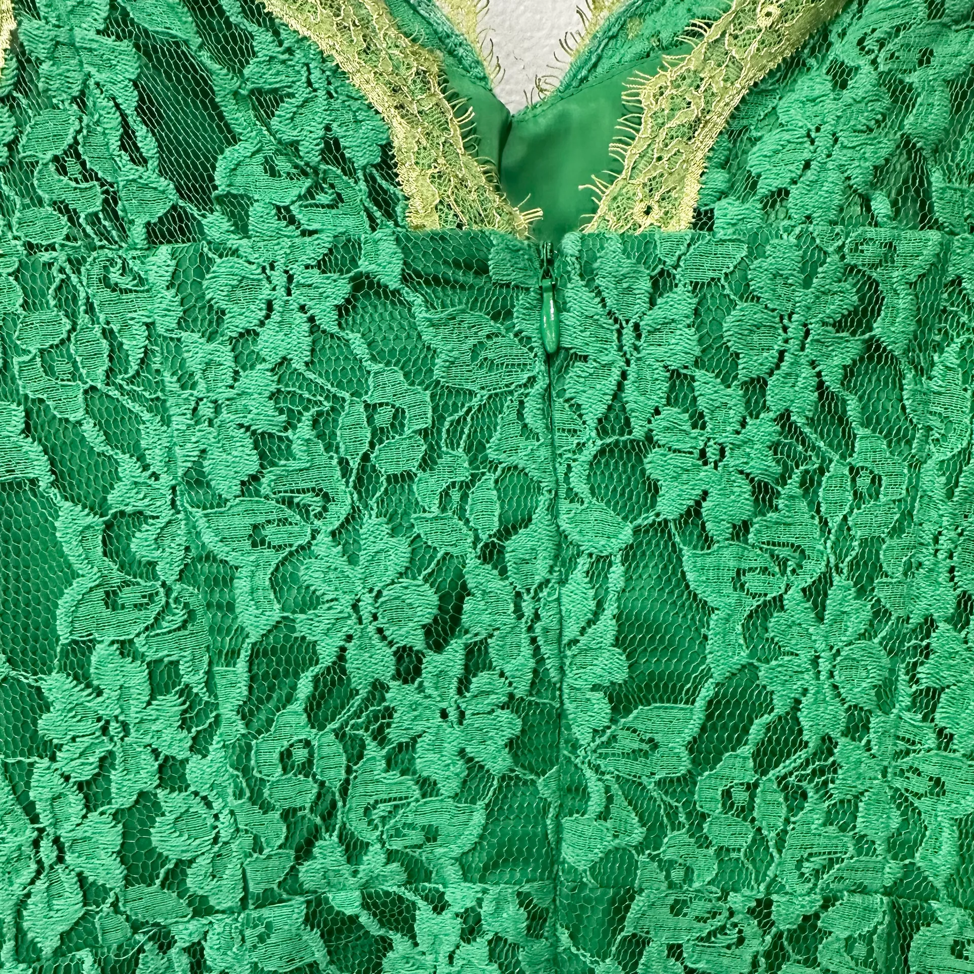 Mcginn  green lace dress  Size 2 - Image 6
